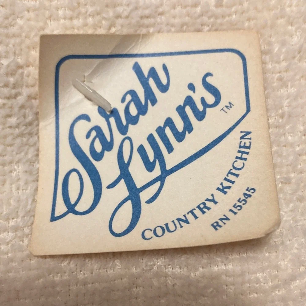 VTG Sarah Lynn NWT Kitch Towel‎ Wash Cloth Bundle Strawberry Theme Cream Red